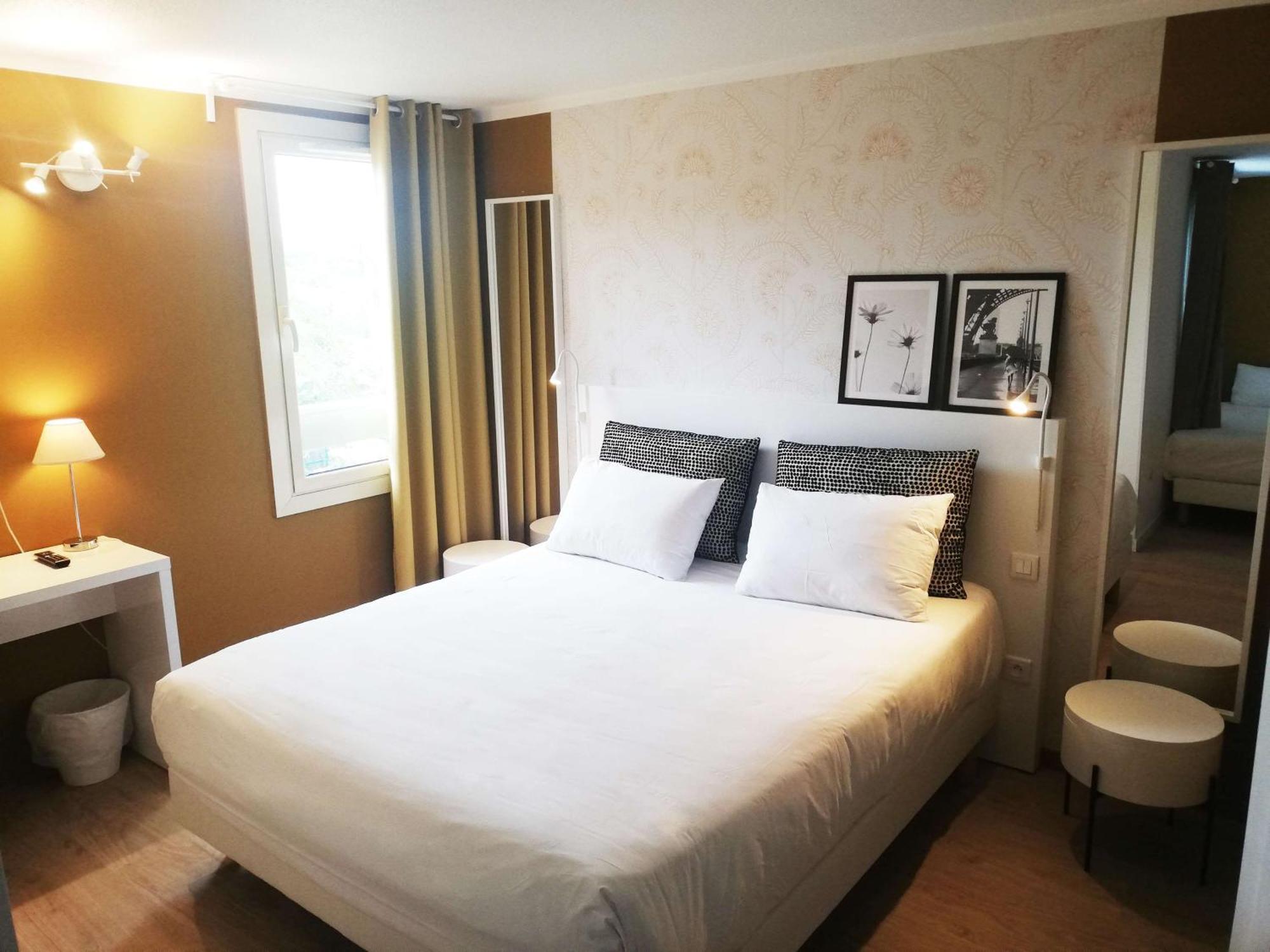 Brit Hotel Marseille Aeroport Mirabeau 외부 사진