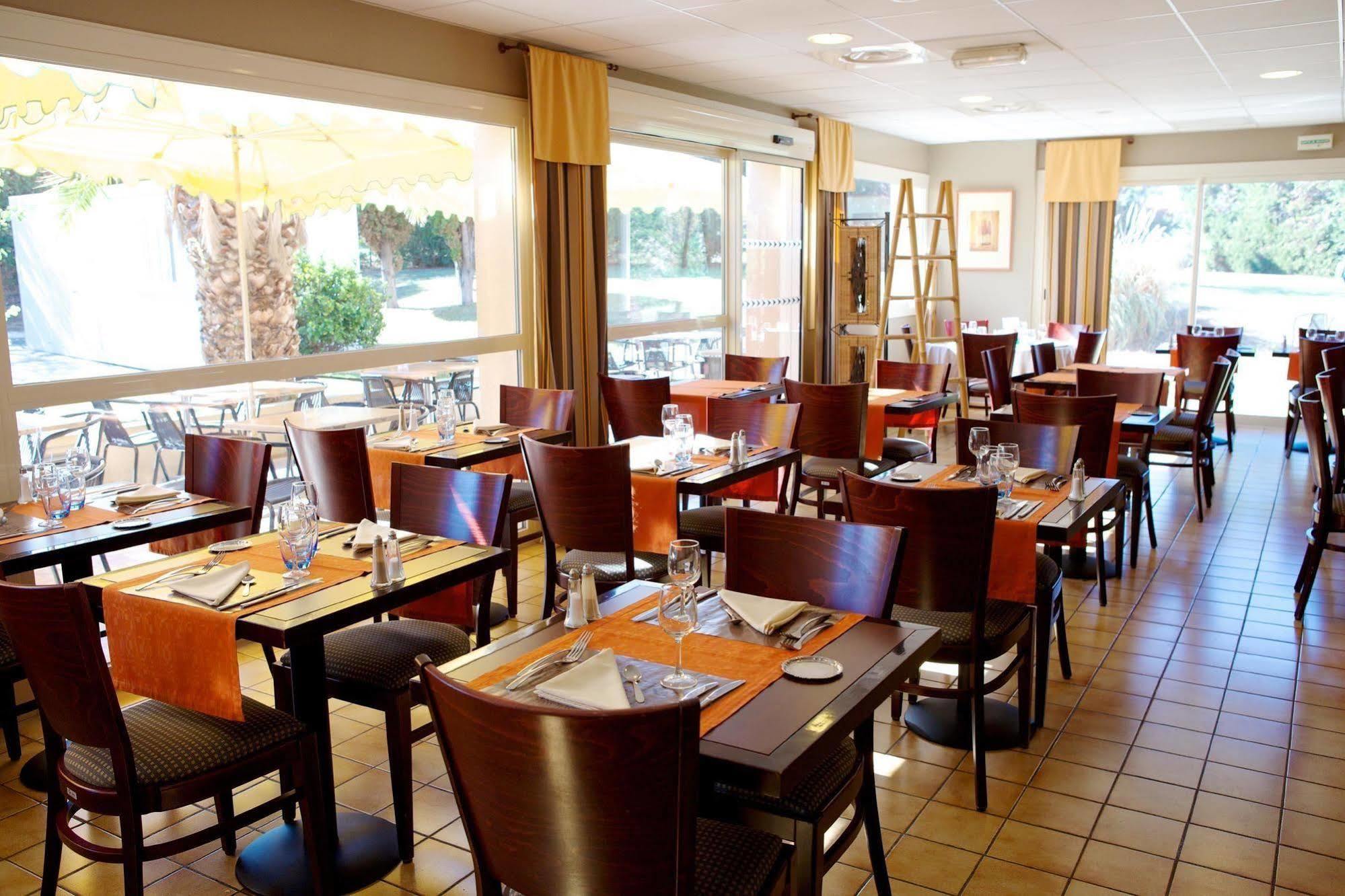 Brit Hotel Marseille Aeroport Mirabeau 레스토랑 사진